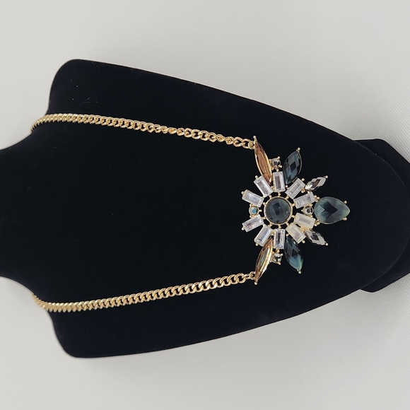 Vintage Statement Necklace - Faceted Stones on a Gold-Toned Chain - Picture 3 of 5